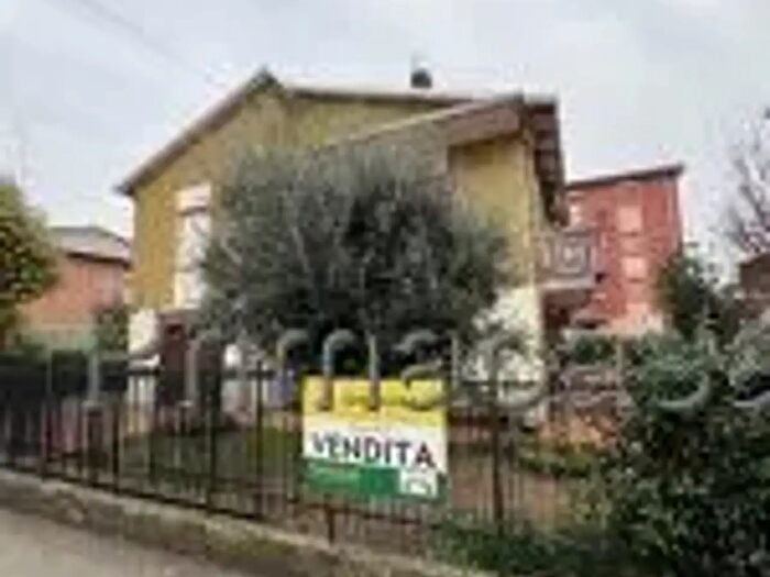 Casa quadrilocale in vendita in Prampolini, Fabbrico