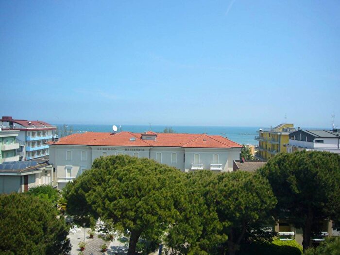 Appartamento quadrilocale in affitto in Viale Giosuè Carducci, Cesenatico Levante, Cesenatico
