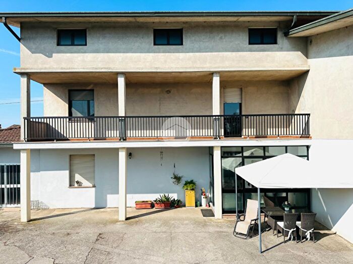 Casa quadrilocale in vendita in Via Mazzini, Dello