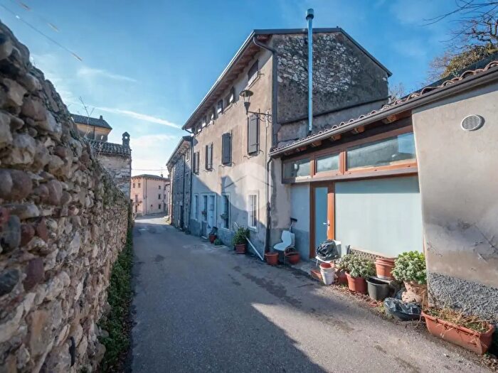 Casa con 7 locali in vendita in Via XXVII Marzo, Cavaion Veronese