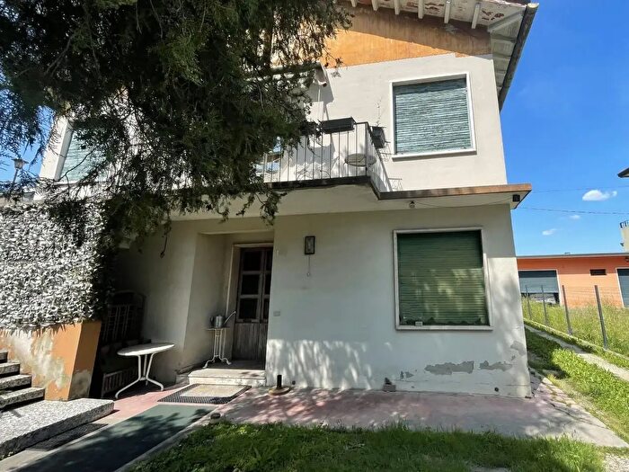 Casa con 20 locali in vendita in Abano Terme