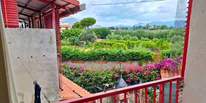 Appartamento trilocale in vendita in Via Impresa, Scalea