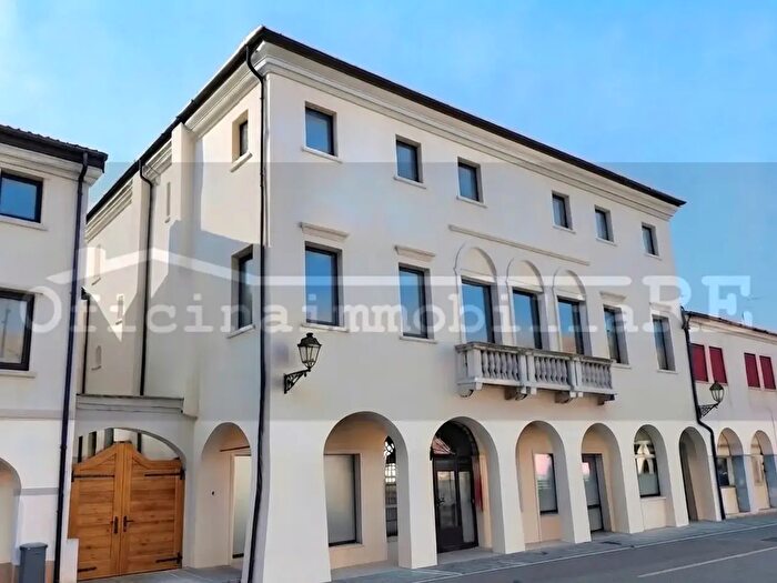 Appartamento quadrilocale in vendita in Via Giuseppe Garibaldi, Piove Di Sacco