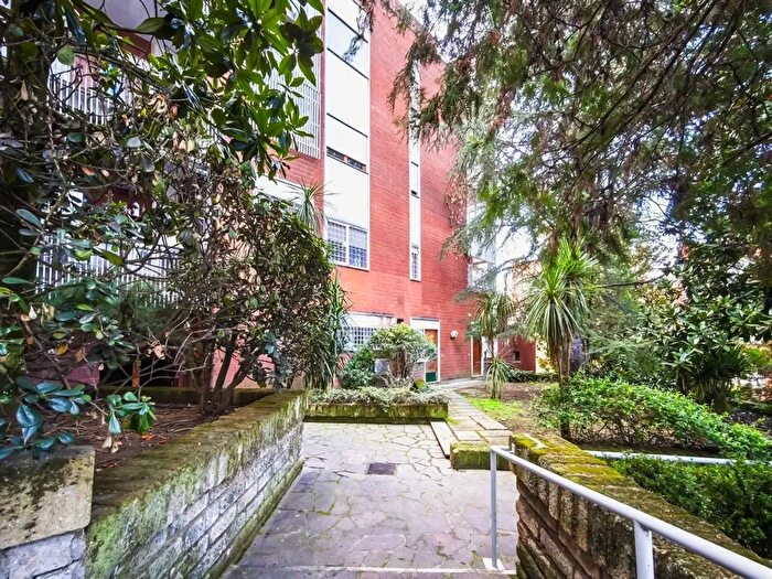 Appartamento quadrilocale in vendita in Via Vallombrosa, Roma