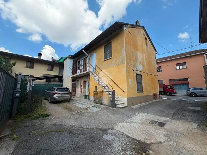Appartamento bilocale in vendita in Via IV Novembre, Besate