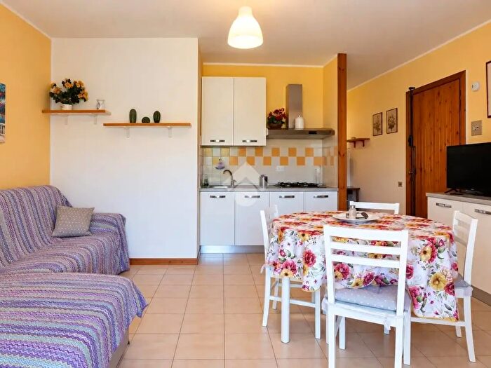 Appartamento trilocale in affitto in Via Castelfidardo, Numana