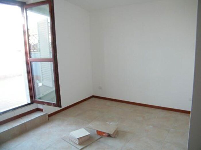 Appartamento con 5 locali in vendita in Piazza Ruggeri, Monte Roberto