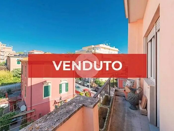 Appartamento trilocale in vendita in Via Angelo Fava, Roma