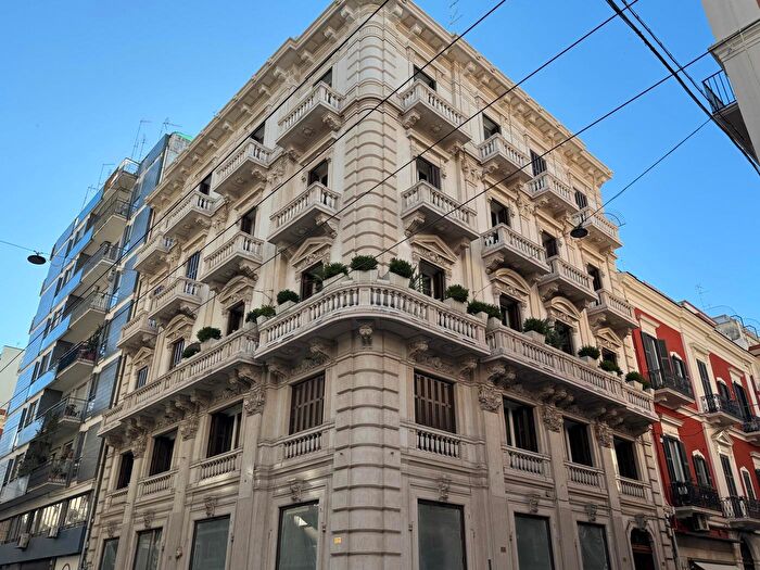 Appartamento quadrilocale in affitto in Via Roberto da Bari Bis, Bari