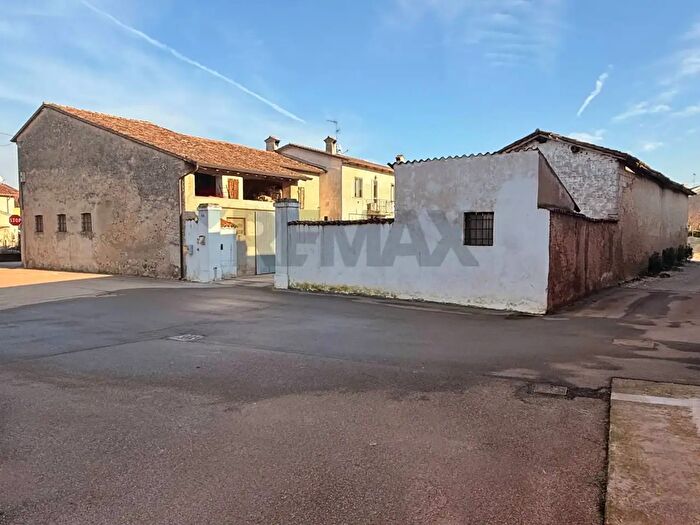 Casa con 11 locali in vendita in Guidizzolo