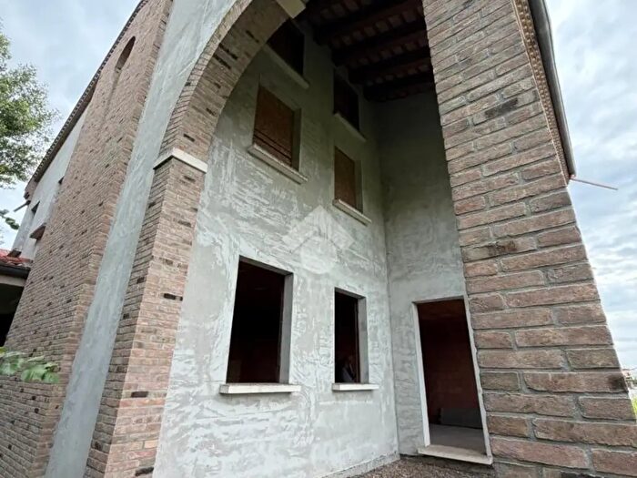 Casa quadrilocale in vendita in Via Giovanni Pascoli, Arzergrande