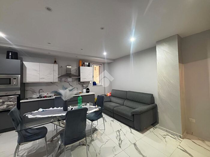 Appartamento bilocale in vendita in Via Monte Nero, Napoli