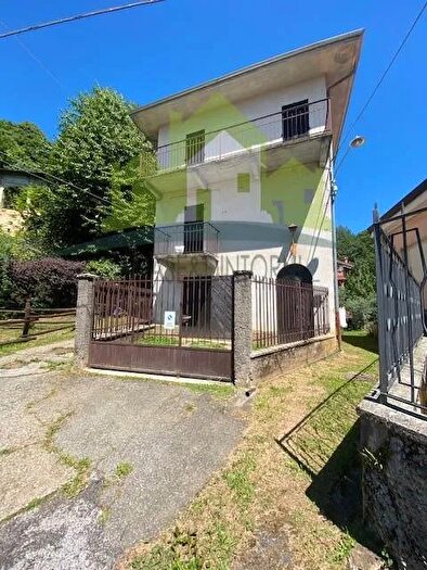 Casa quadrilocale in vendita in Valmonfredo Snc, Cellio con Breia