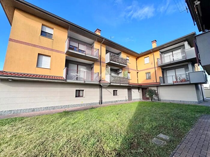 Appartamento bilocale in vendita in Via Padre G Puglisi, Vernate