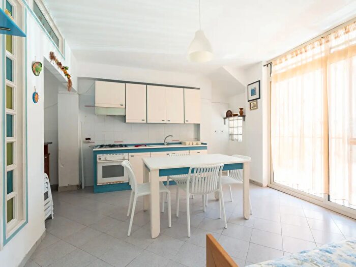 Appartamento quadrilocale in vendita in Via Enrico Toti, Acireale