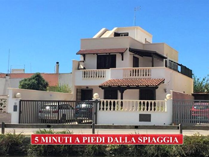 Casa con 6 locali in vendita in Lungolago Quinto Ennio, Ugento