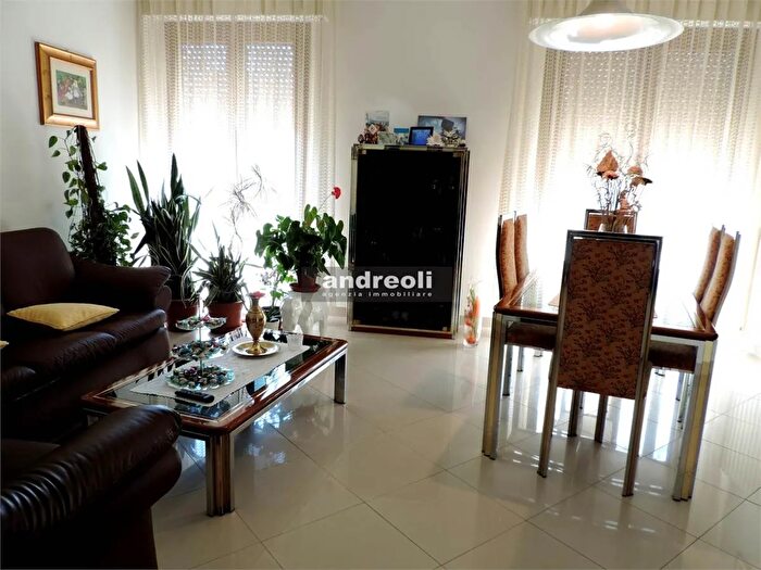 Appartamento con 5 locali in vendita in Santa Maria Nuova