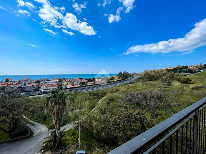 Appartamento trilocale in vendita in Traversa I dei Normanni, Falerna