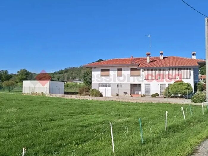 Casa con 5 locali in vendita in Vicolo Privato Carola, Ghemme