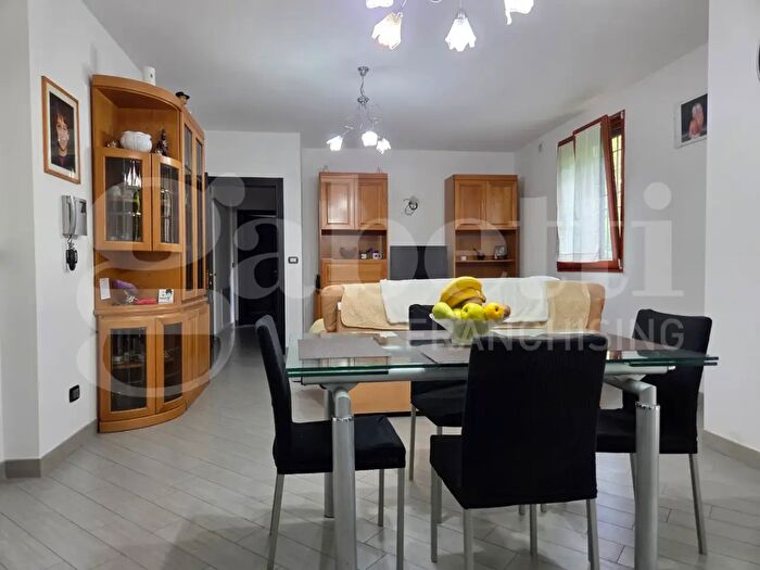 Appartamento con 5 locali in vendita in Via Gastone Rossi, Marzabotto