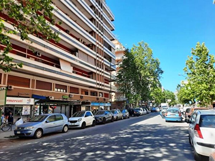 Appartamento quadrilocale in vendita in Via dei Cantieri, Palermo