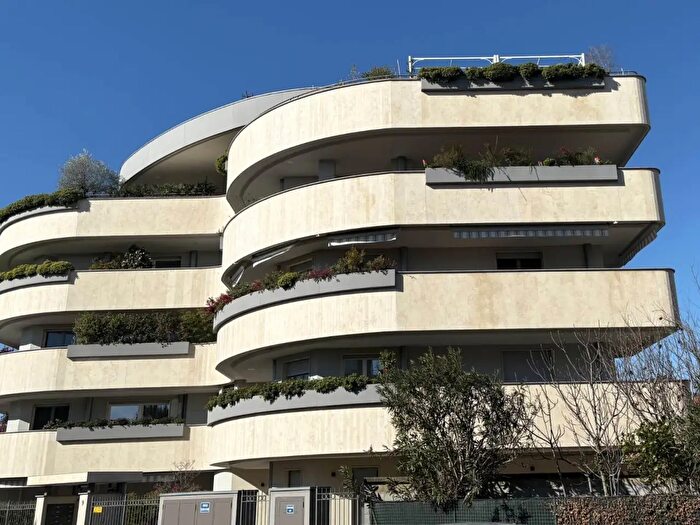 Appartamento trilocale in vendita in Via Borsi, Rho
