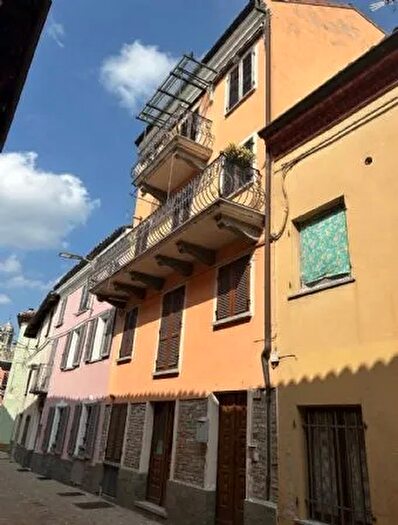 Casa con 7 locali in vendita in Mango Cuneo, Mango