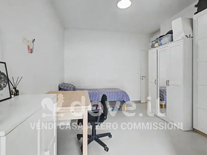 Appartamento trilocale in vendita in Via Antonio Pasinetti, Milano
