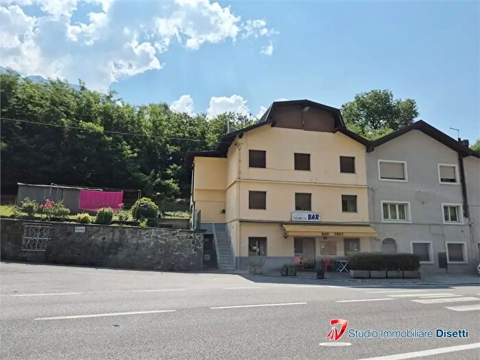 Appartamento con 5 locali in vendita in Via Nazionale, Sonico