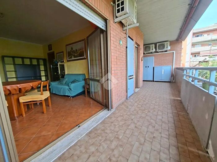Appartamento trilocale in vendita in Via Pollenza, Roma