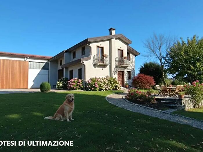 Casa con 7 locali in vendita in San Pietro Viminario