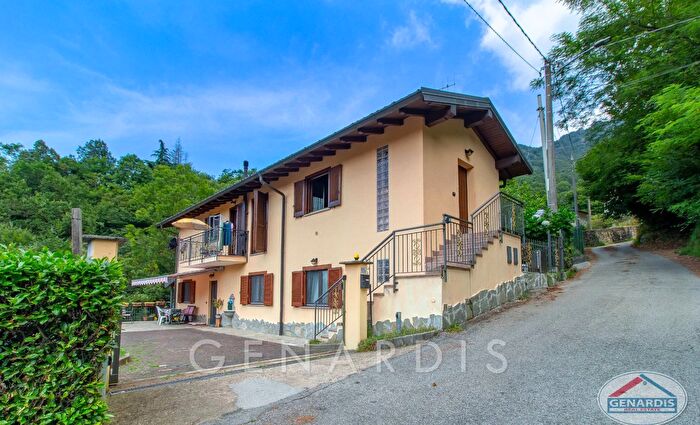 Casa trilocale in vendita in Via XX Settembre a, Dumenza