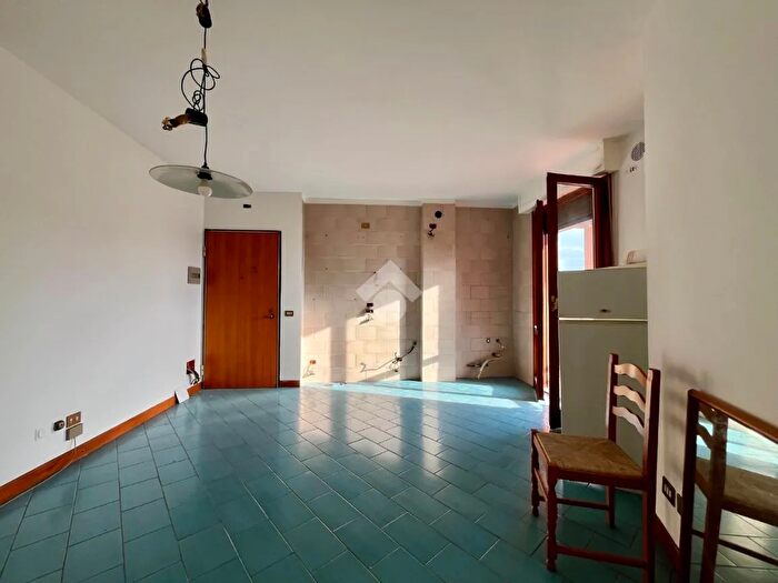 Appartamento trilocale in vendita in Via Marsala, Pesaro