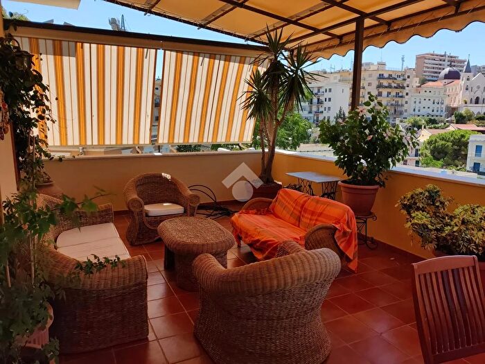 Casa con 7 locali in vendita in Via Giuseppe Melacrino, Reggio Calabria