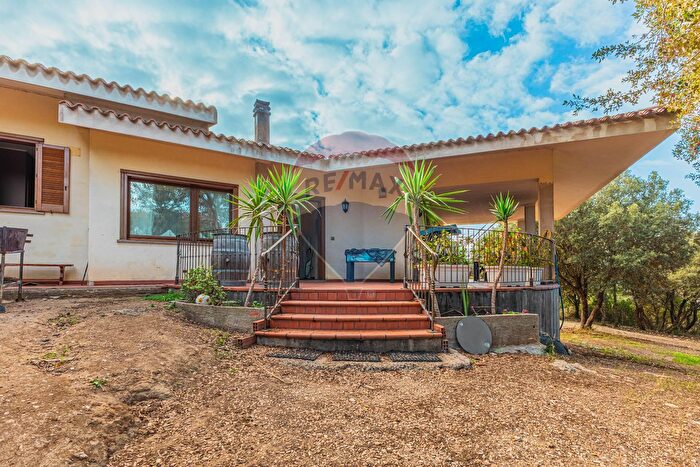 Casa con 7 locali in vendita in Str Vicinale Logulentu Badde Tolta Snc, Sennori