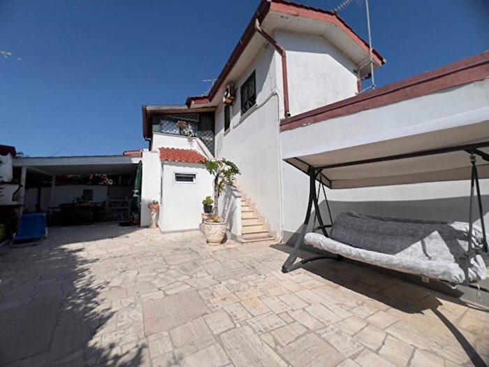 Casa trilocale in vendita in Via Teseo, Ardea