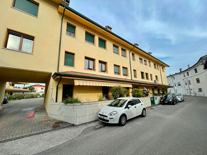 Appartamento trilocale in vendita in Vicolo Lungo, Muzzana Del Turgnano