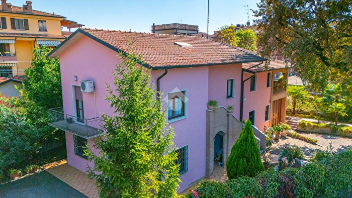 Casa con 8 locali in vendita in Via per Salvaterra, Rubiera