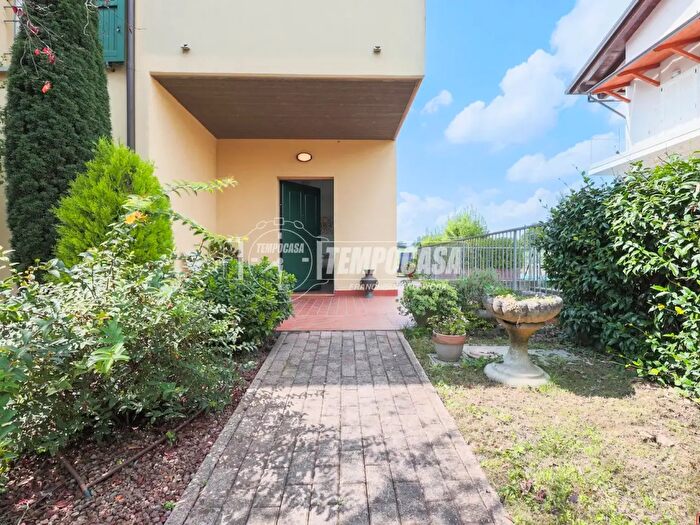 Casa con 5 locali in vendita in Castrocaro Terme