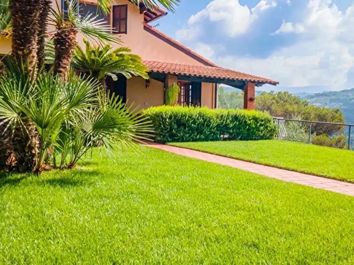 Casa con 8 locali in vendita in Strada degli Olandesi, Camporosso