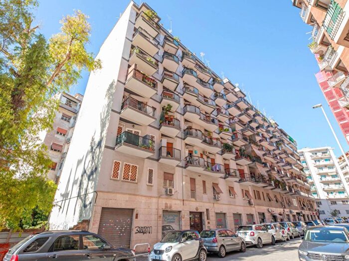Appartamento trilocale in affitto in Via Colfelice, Colli Albani, Roma