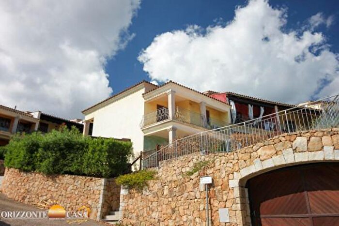 Appartamento trilocale in vendita in Via Leonardo da Vinci d, Budoni