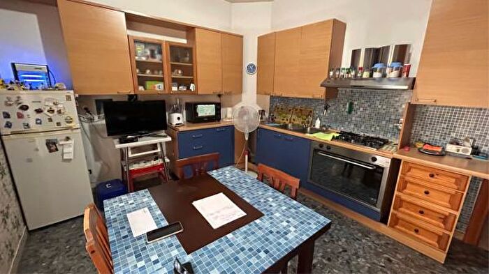 Appartamento trilocale in vendita in Via Galla Placidia, Roma