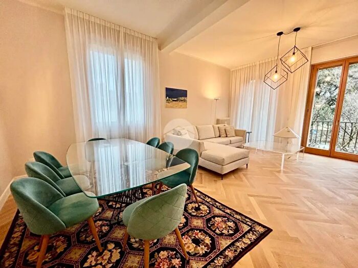 Appartamento con 5 locali in affitto in Lungarno di Santa Rosa, Firenze