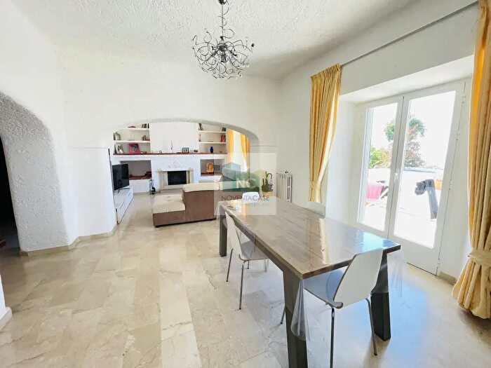 Casa con 12 locali in vendita in Via Ciglio, Serrara Fontana