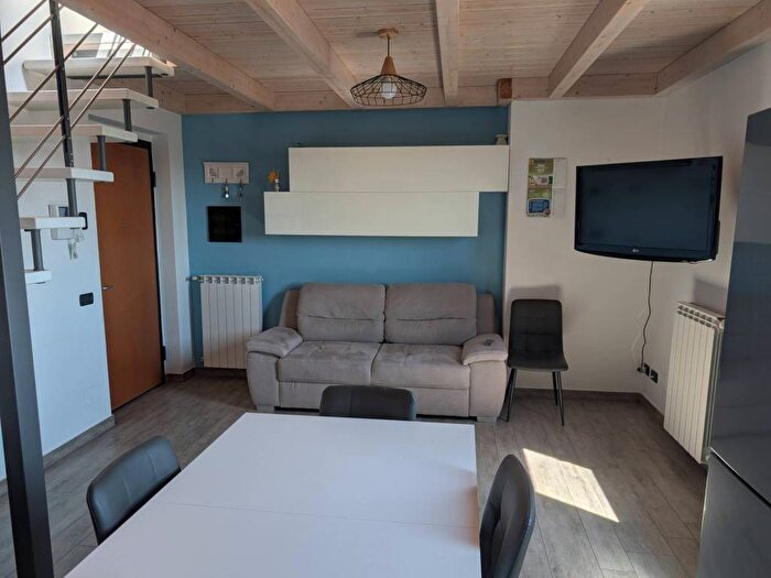 Casa trilocale in affitto in Via Maestri Scalpellini, Arcisate