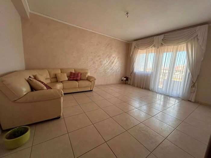 Appartamento quadrilocale in vendita in Largo Calabria, Barcellona Pozzo Di Gotto