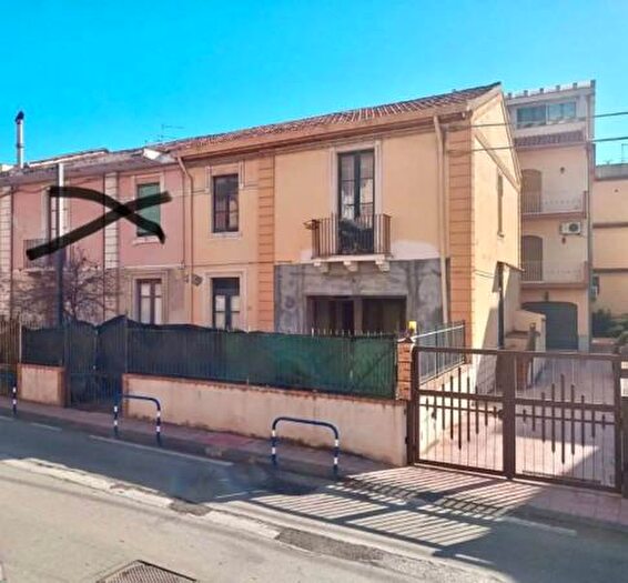 Casa con 6 locali in vendita in Via Vittorio Emanuele, Giardini Naxos