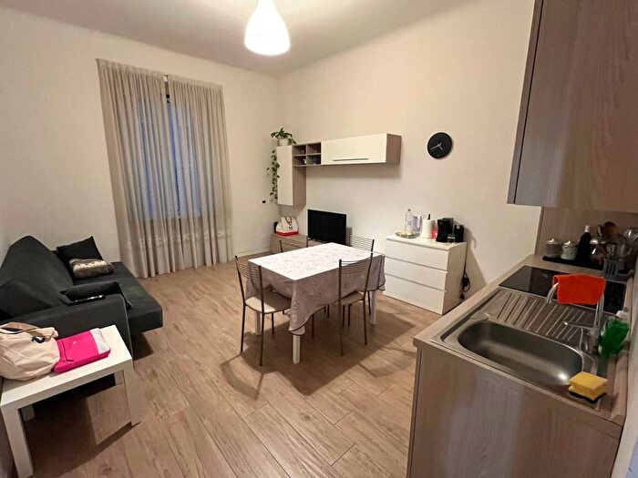 Appartamento trilocale in affitto in Via Piacenza, Porta Romana Medaglie dOro, Milano