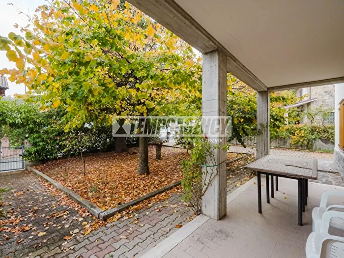 Casa con 7 locali in vendita in Via Brenta, Serramazzoni